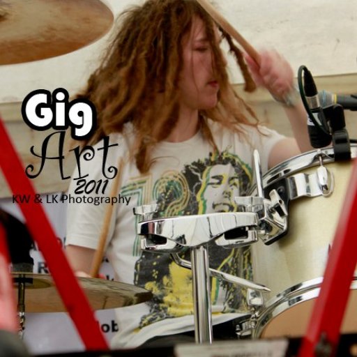 Drumming dreads in action